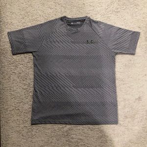 Grey underarmor shirt